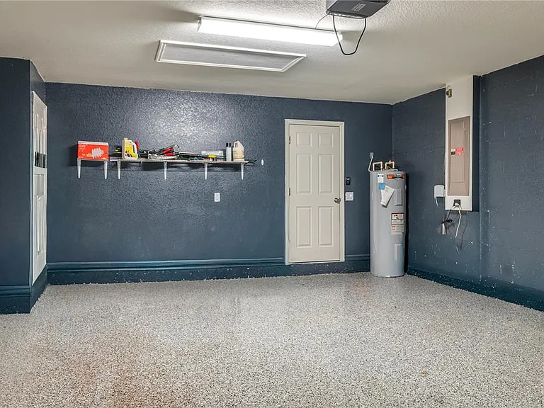501 Interlock St — Photo 34