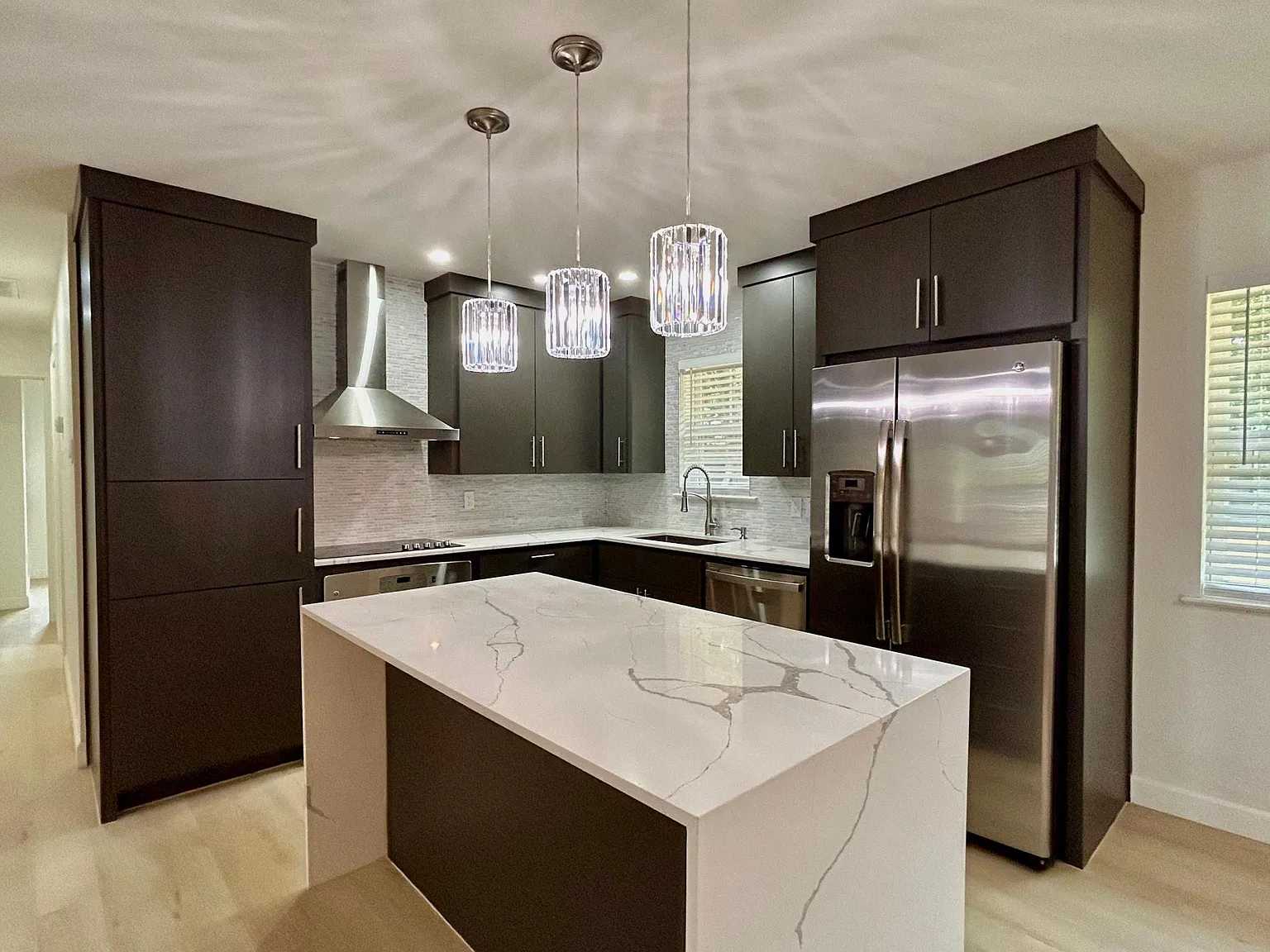 2802 Stanford Dr — Photo 1