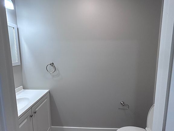 4th image of 806 SE Hackberry Dr