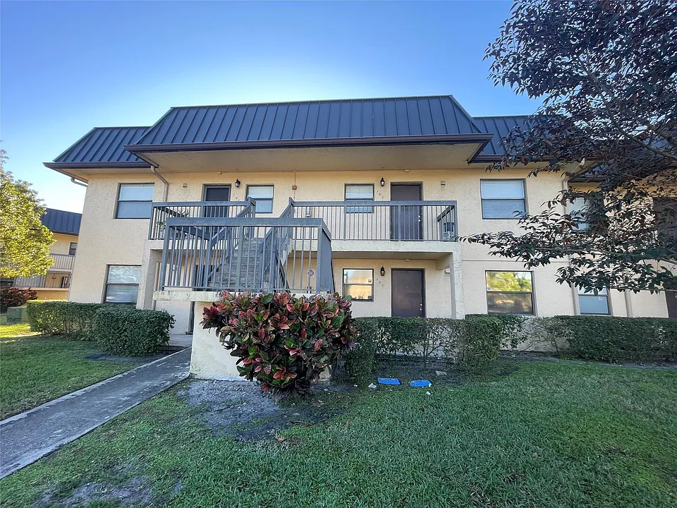 143 NW 93rd Ave #202