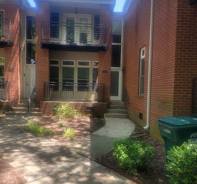 1st image of 221 W 17th St