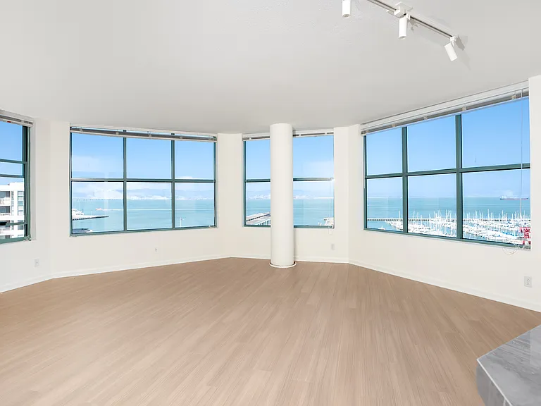 South Beach Marina Apartments — Photo 9