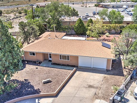 3rd image of 5618 Essex Dr NW