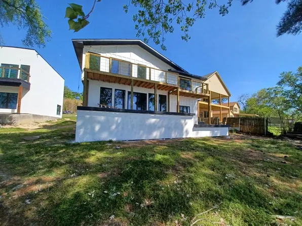 160 Oak Hills Dr, Mabank, TX 75156