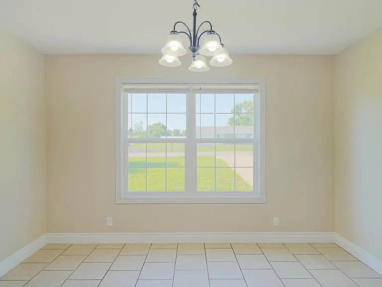 593 W Fountain Rd — Photo 4