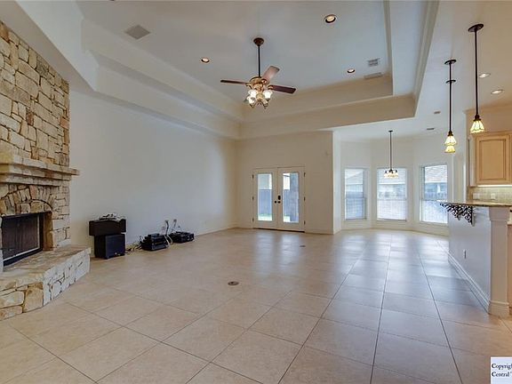 5th image of 828 Lodge Creek Dr