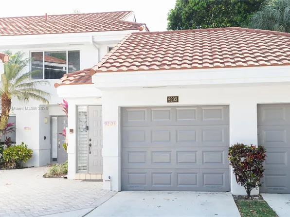 9203 NW 9th Ct, Plantation, FL 33324