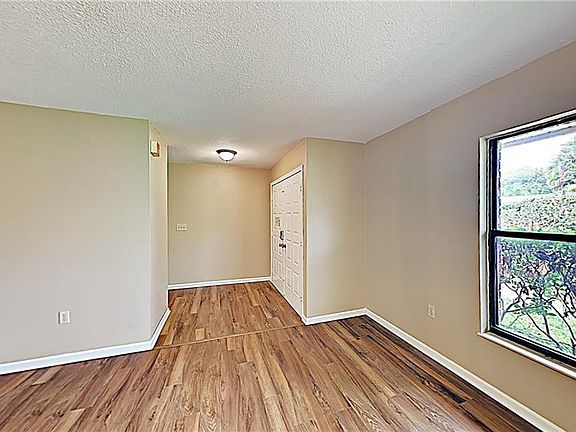 3rd image of 549 Bar Dr