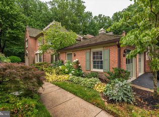 2693 N Marcey Rd, Arlington, VA 22207