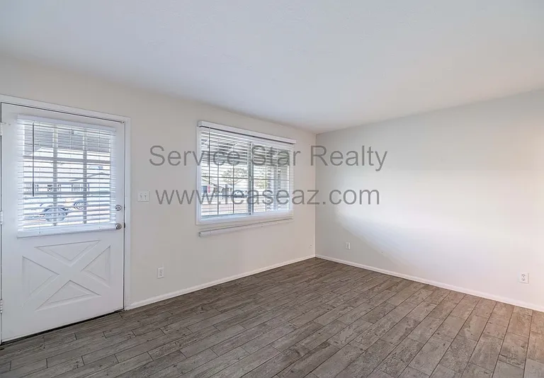923 E Wesleyan Dr — Photo 5