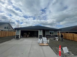 689 Nottingham Ter, Eagle Point, OR 97524