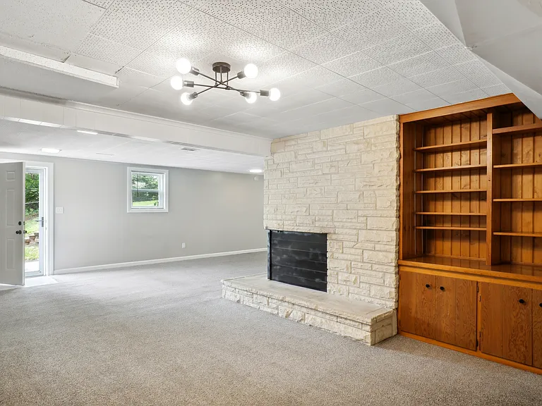 1218 Sunset Dr — Photo 36