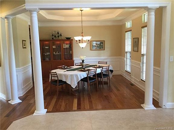 4th image of 277 Corona Cir