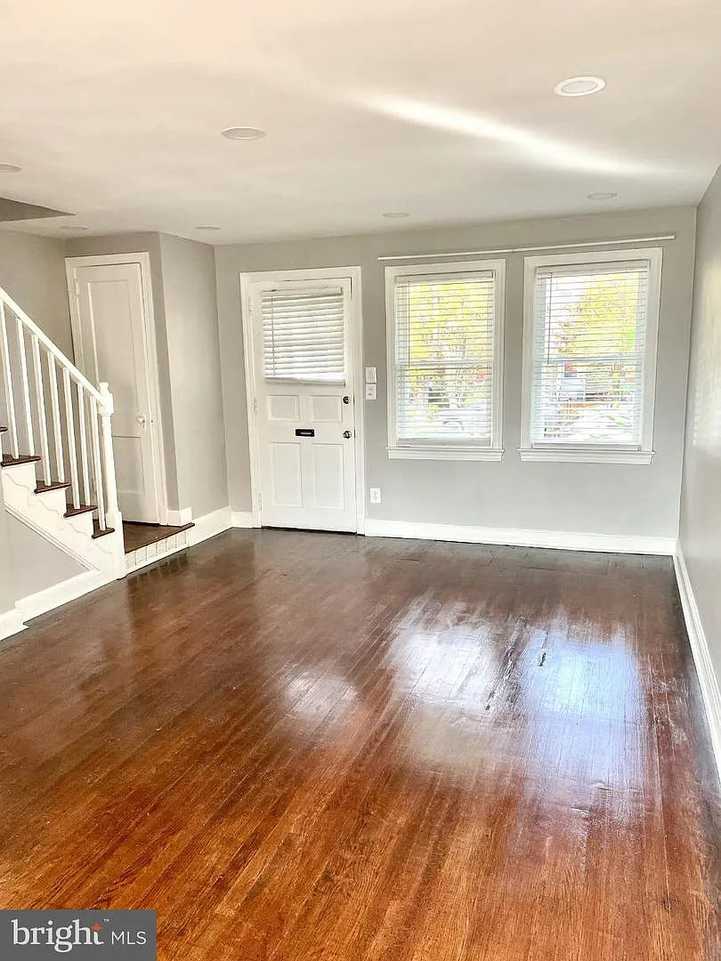 2 bed, 2.0 bath, 1248 sqft, $3,400 — Photo 2