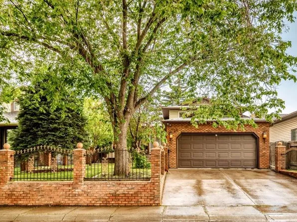 95 E Templeson Way NE, Calgary, AB T1Y 5R1