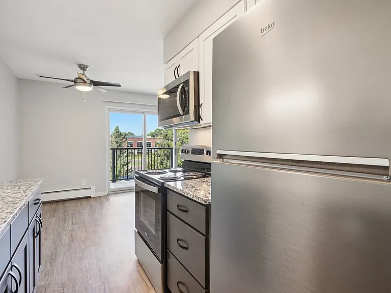 Lydia Rose Apartments — Photo 24