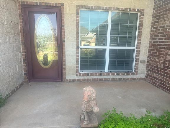 3rd image of 11824 Bellhurst Ave