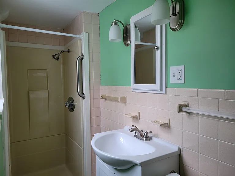106 Emerson Ave #C — Photo 17