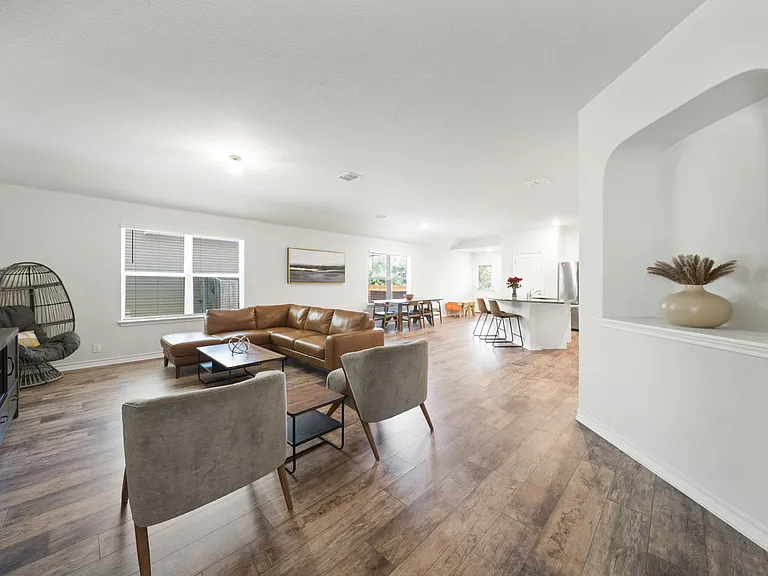 9902 Baytown Coast — Photo 3