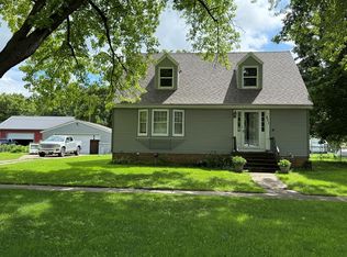 211 S Ontario St, Pomeroy, IA 50575