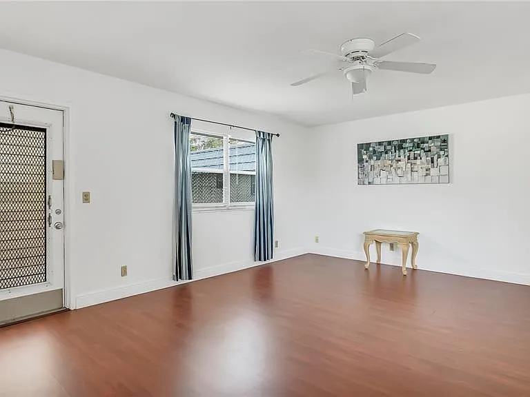 703 Brittany Park #O — Photo 7