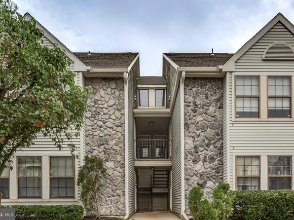 3 Chelmsford Ct, Marlton, NJ 08053