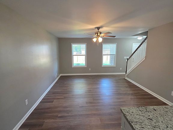 3rd image of 111 Charlotte Cir
