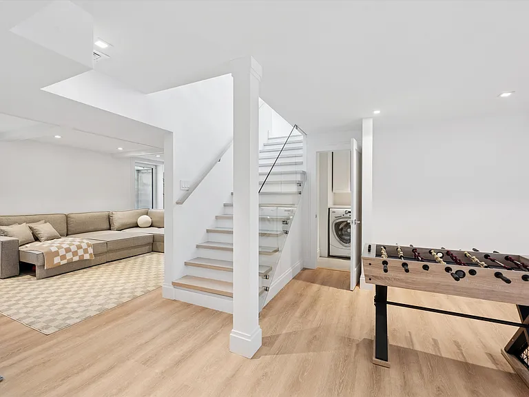 28 Canoe Place Rd — Photo 26