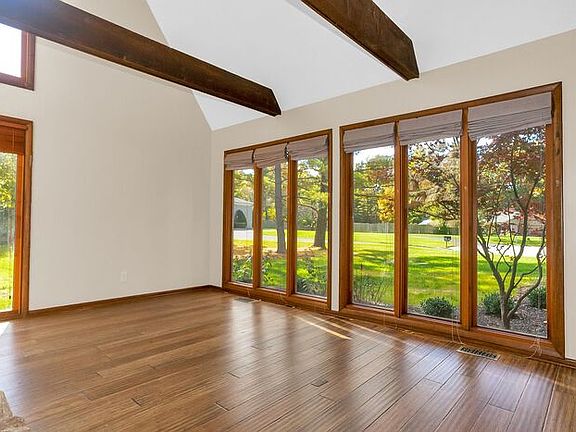 4th image of 540 Copley Pl
