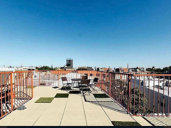 5th image of 140 Manhattan Ave APT 2F