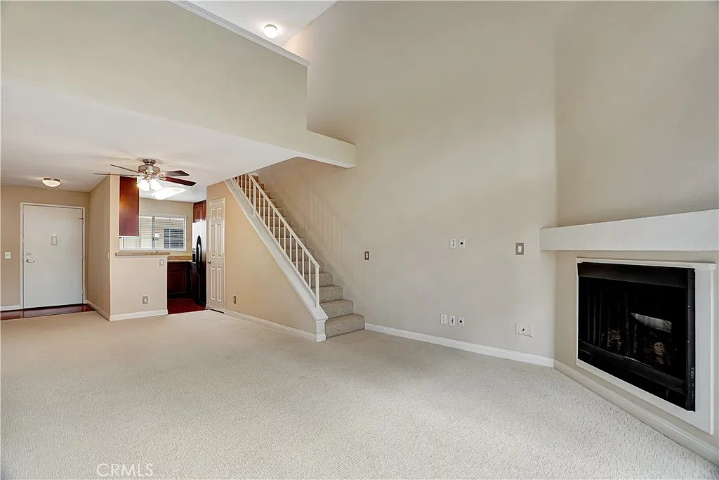 2 bed, 1050 sqft, $3,050 — Photo 4