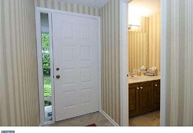 4th image of 334 Paoli Woods Dr