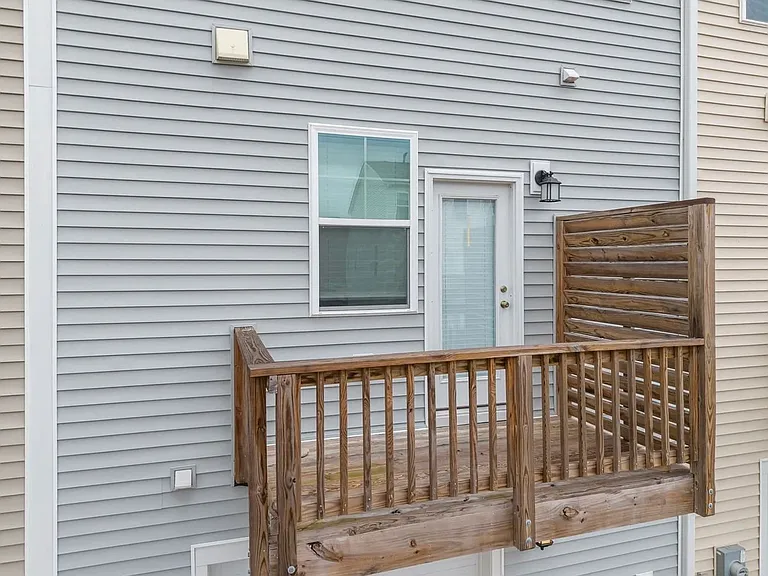2427 Kasota Ln — Photo 38