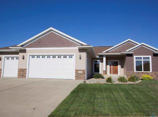 2609 S Camden Ave, Sioux Falls, SD 57106