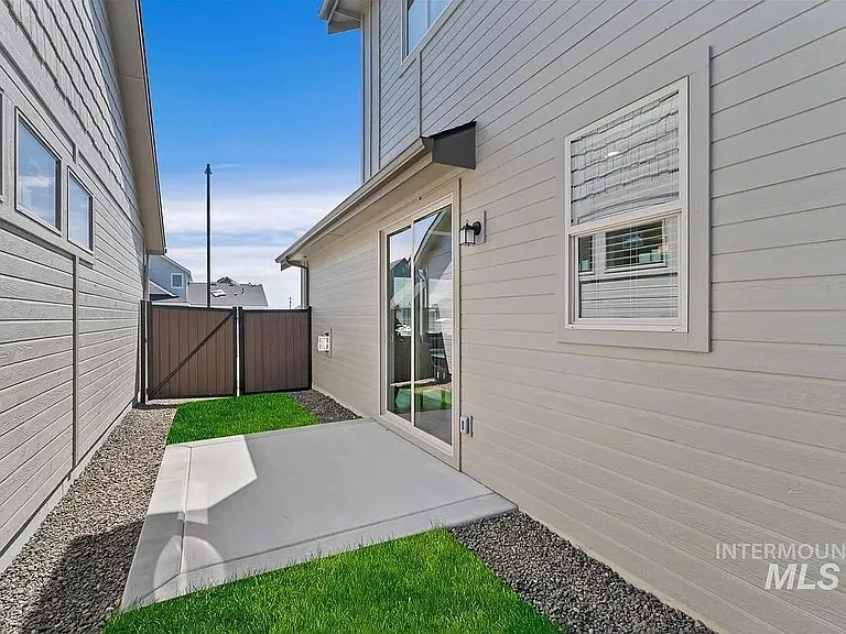 2300 E Valensole St — Photo 18