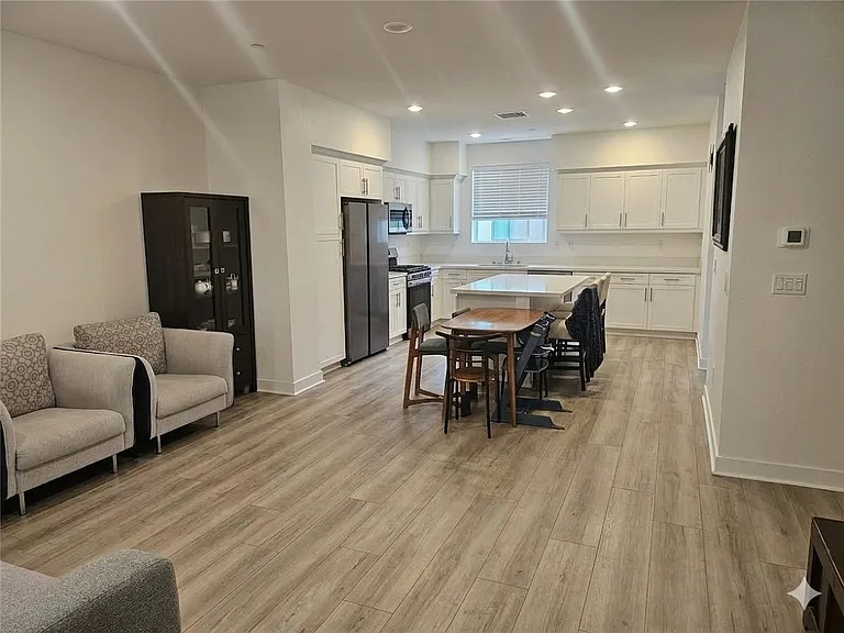 11737 Florence Ave #6 — Photo 9