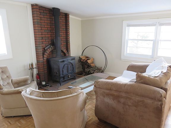3rd image of 132 Huguenot Dr