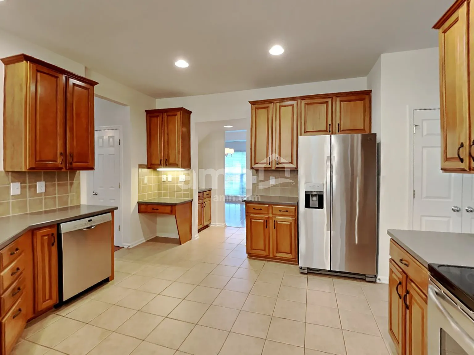 5 bed, 3.0 bath, 2982 sqft, $3,085 — Photo 3