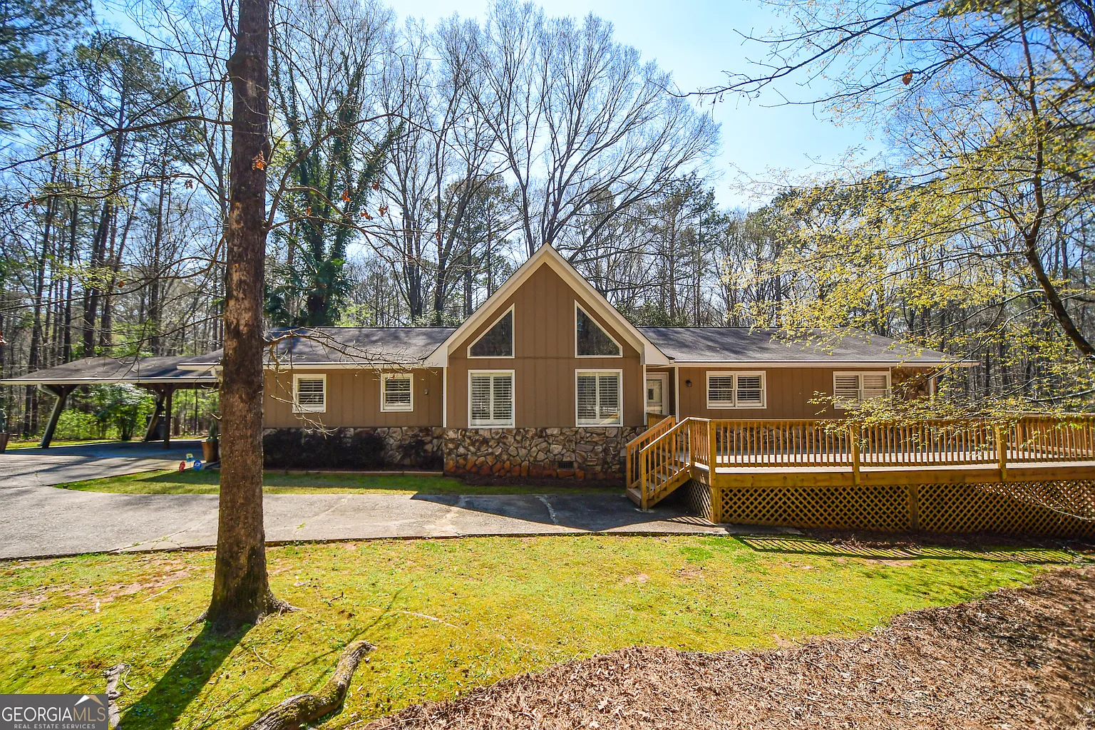 320 Sherwood Rd photo 1