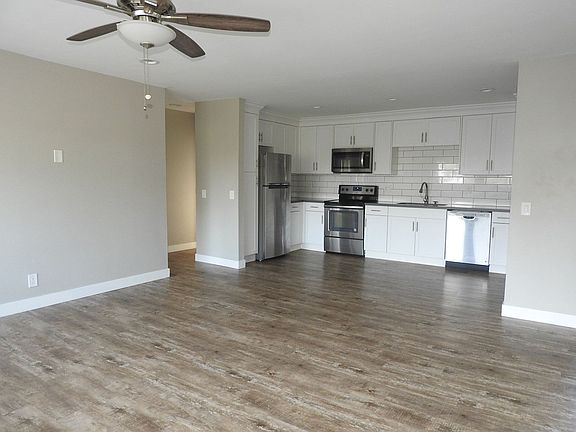 3rd image of 1069 Naranca Ave APT E