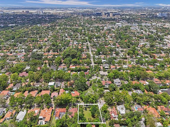 3rd image of 600 Madeira Ave