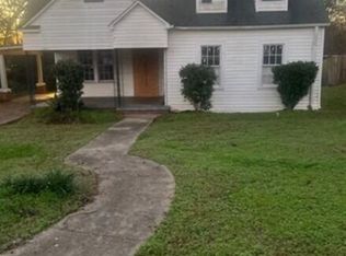 305 N Pearl St, Carthage, MS 39051