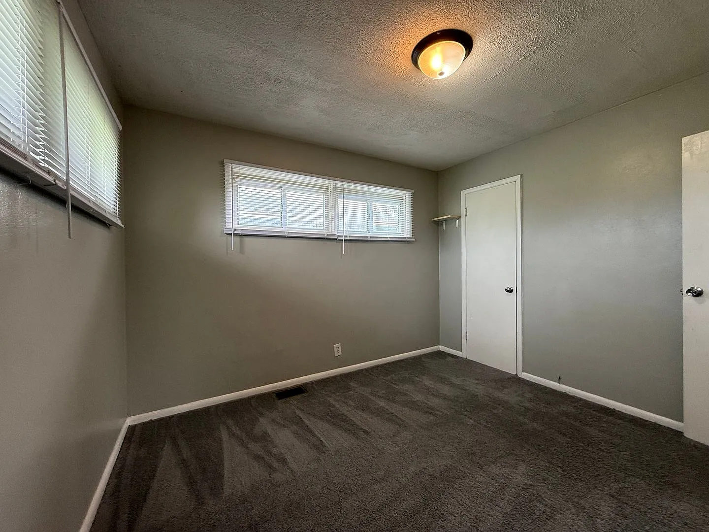 For Rent: 3511 S Ebright St. 3 Bedroom 1 bath! Recently Renovated! Washer & Dryer Hookups! — Photo 4