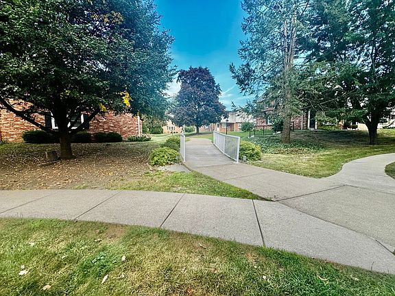 5th image of 5066 W Colonial Ct