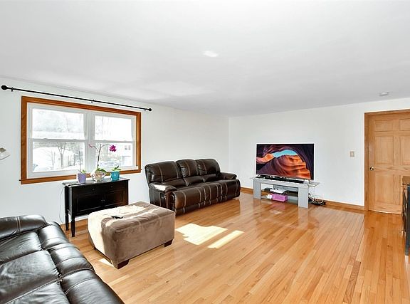 3rd image of 1508 Somerset Ct