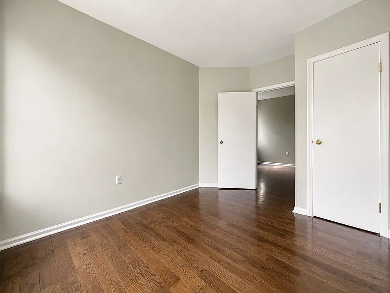2254 5th Ave #16 — Photo 6