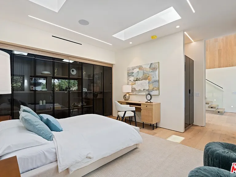 2501 Banyan Dr — Photo 23