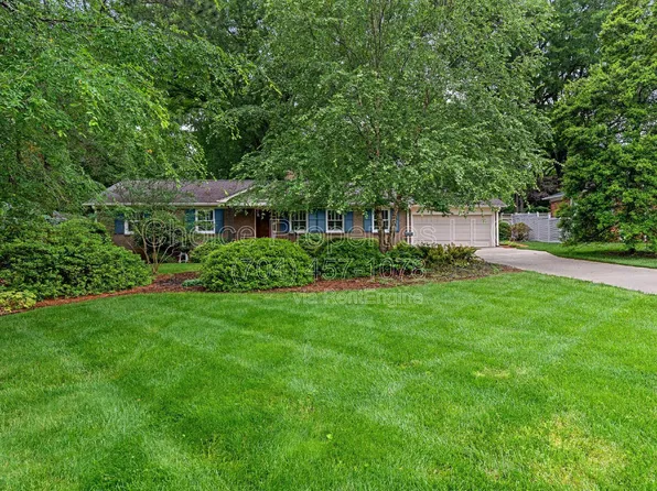421 Blairmore Dr, Charlotte, NC 28211