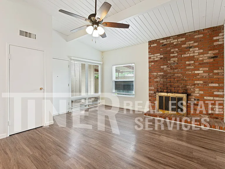 1630 Cindy Cir — Photo 4