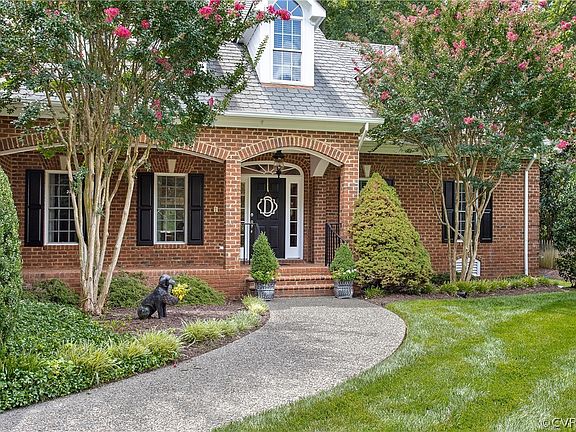2nd image of 2818 Aylesford Dr